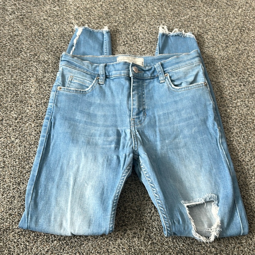 Free Peoplee Distressed Skinny Jeans Size 25
